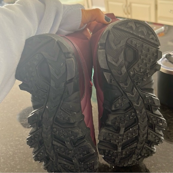 Puma insulated warm boots with great traction for hiking. - Picture 4 of 6